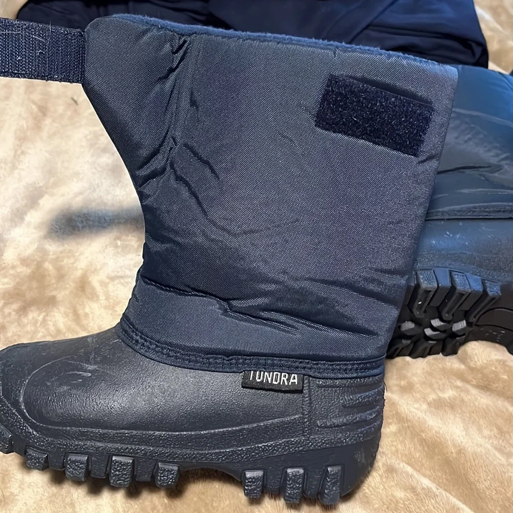 Navy tundra boots little boys size 13 waterproof snow boots - Picture 2 of 6